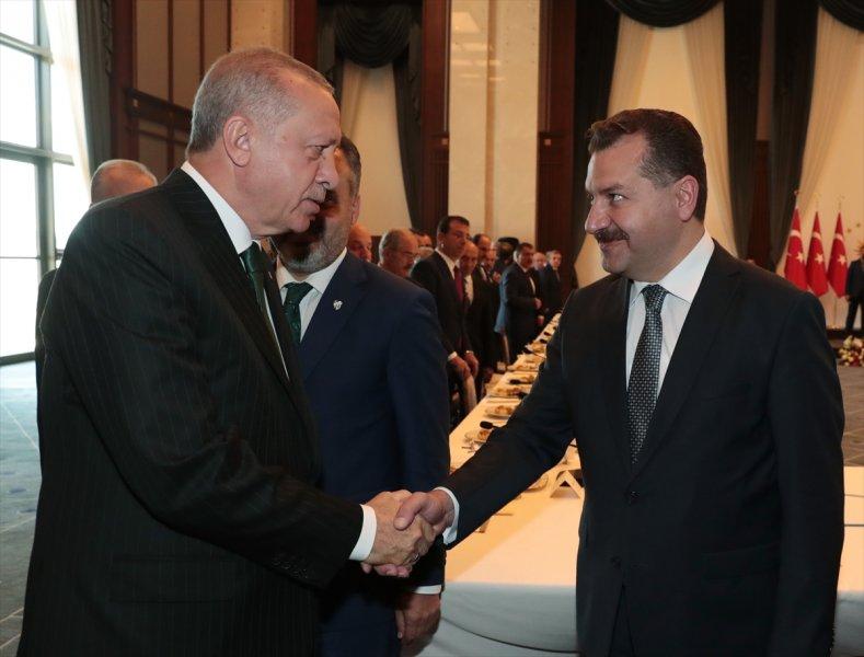 Cumhurbaşkanı Erdoğan 29 belediye başkanıyla Beştepe'de buluştu