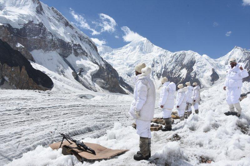 Dünyanın en yüksek savaş alanı: Siachen