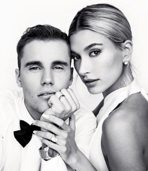 Hailey Bieber gelinliğini gösterdi 
