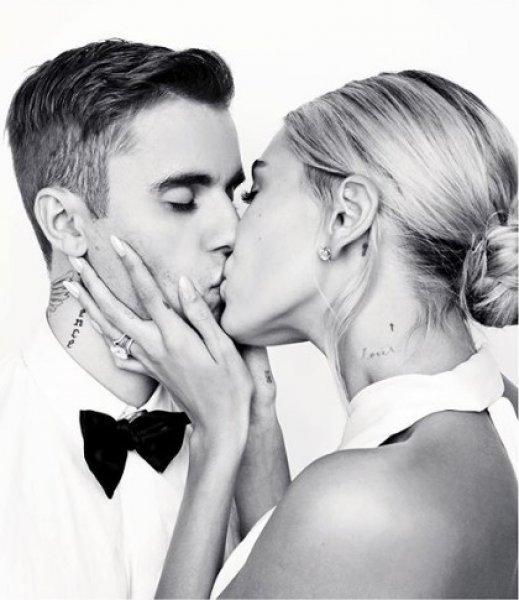 Hailey Bieber gelinliğini gösterdi 