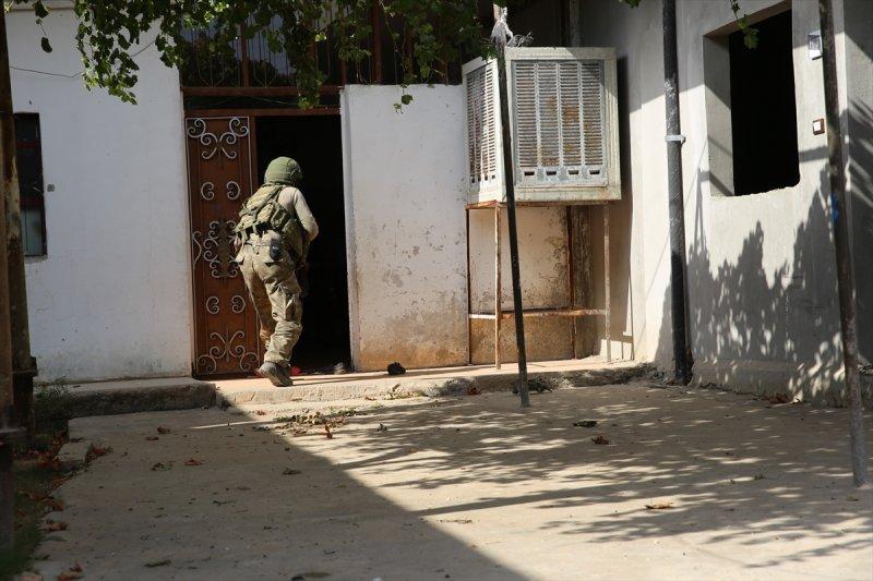 Mehmetçik adım adım terörü temizliyor