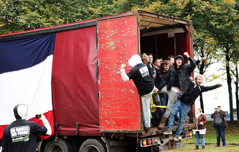 Hollanda'da çiftçi protestoları hayatı felç etti