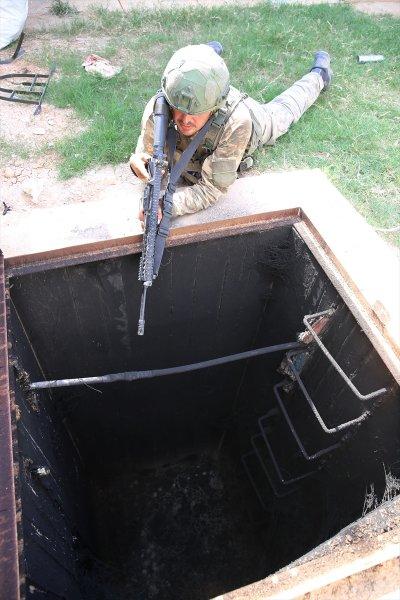 Mehmetçik adım adım terörü temizliyor