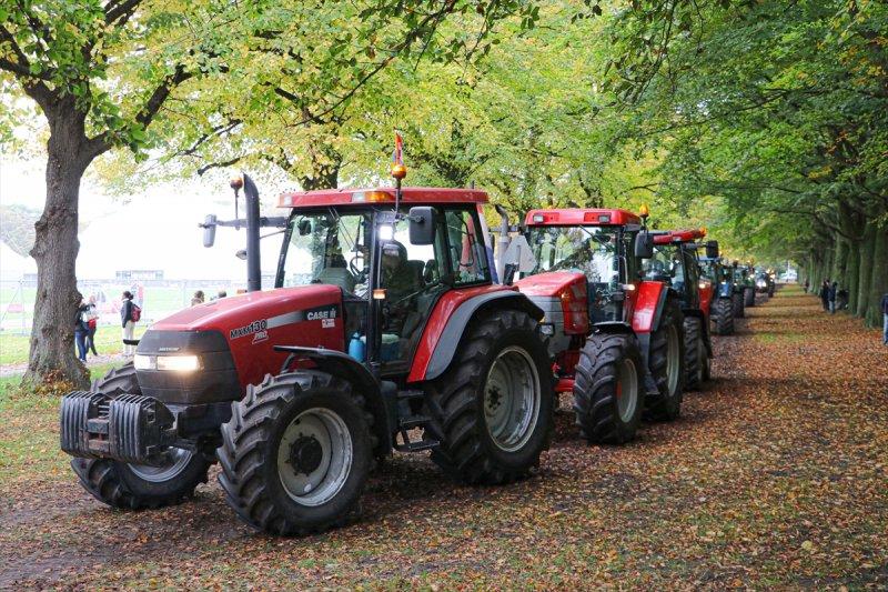 Hollanda'da çiftçi protestoları hayatı felç etti