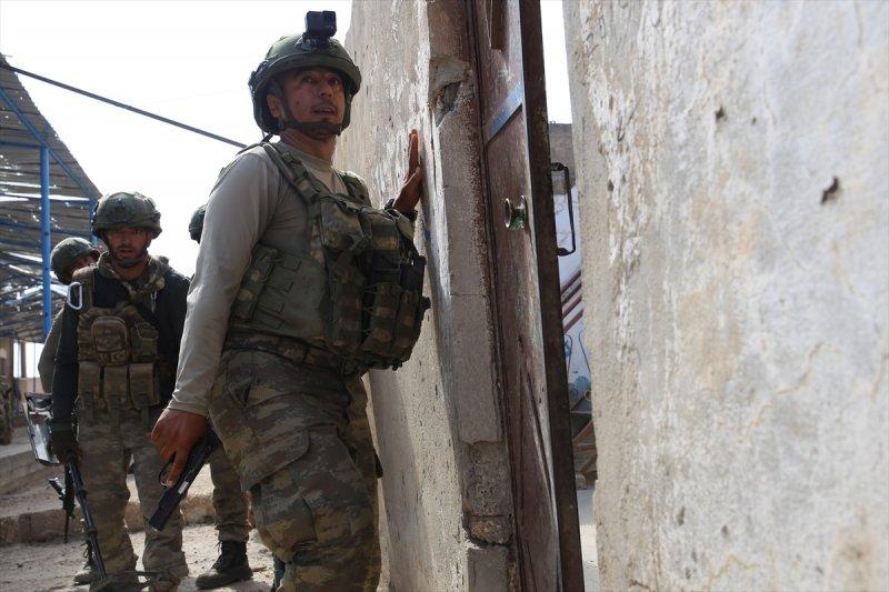 Mehmetçik adım adım terörü temizliyor