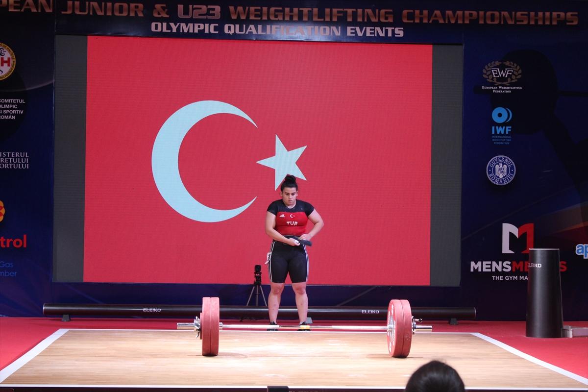 Genç halterci Dilara Narin Avrupa şampiyonu