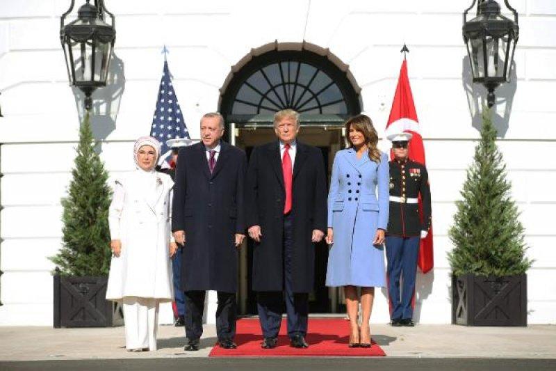Emine Erdoğan, Melania Trump ile Beyaz Saray'ı gezdi