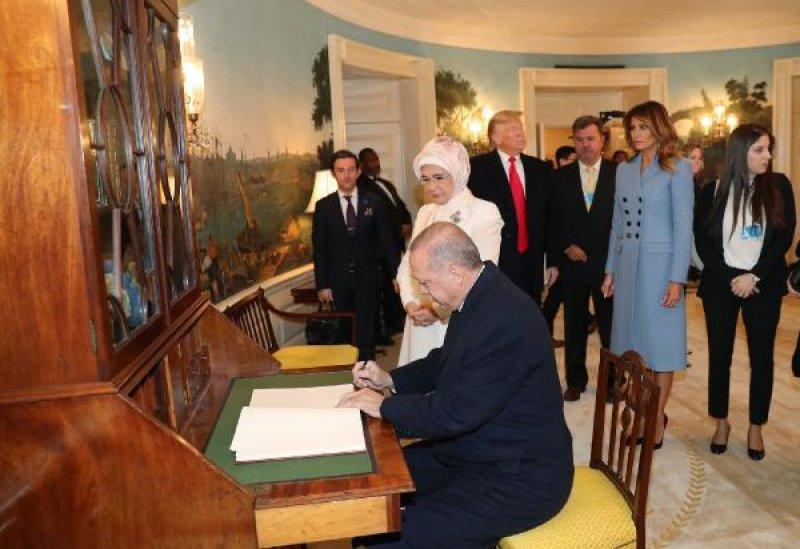 Emine Erdoğan, Melania Trump ile Beyaz Saray'ı gezdi