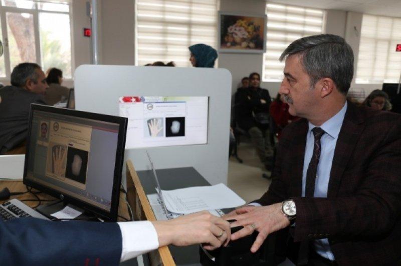 Çipli kimlik kartı almak için yapılması gerekenler