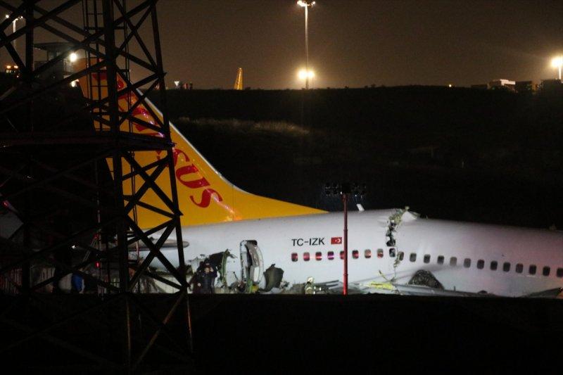 Uçak kazasından ilk fotoğraflar