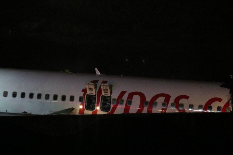 Uçak kazasından ilk fotoğraflar