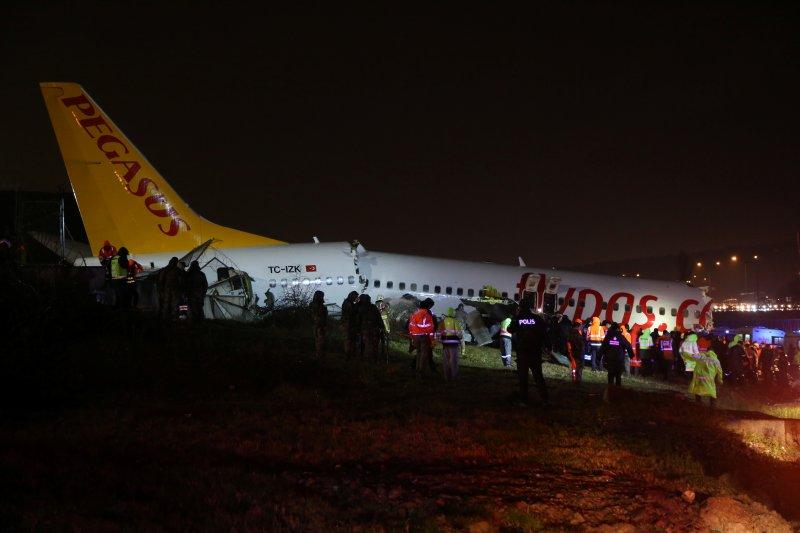 Uçak kazasından ilk fotoğraflar
