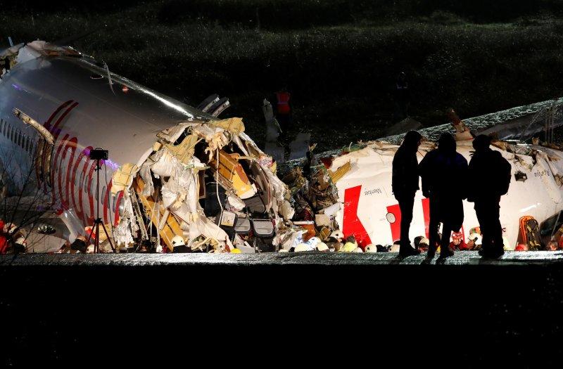 Uçak kazasından ilk fotoğraflar
