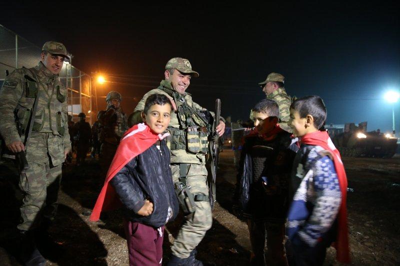 Takviye komandolar Suriye sınırında