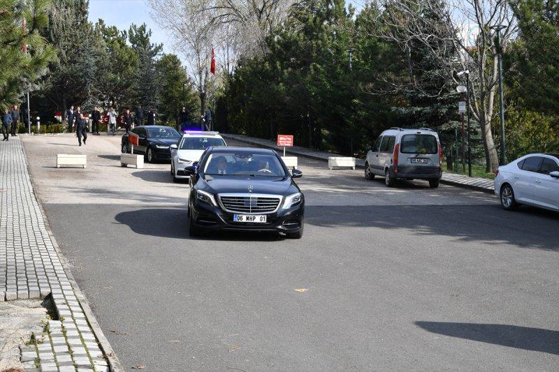 MHP lideri Devlet Bahçeli Türkeş'i dualarla andı