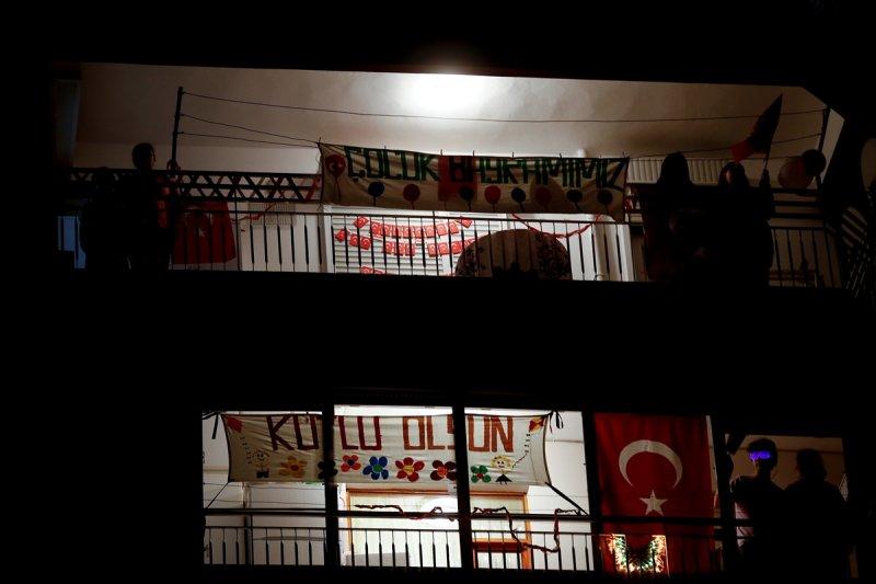 Sokaklar, 23 Nisan için İstiklal Marşı'yla inledi