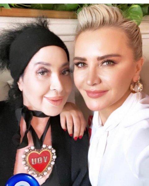 Nur Yerlitaş'ın vefatı ünlüleri yasa boğdu - Resim 17