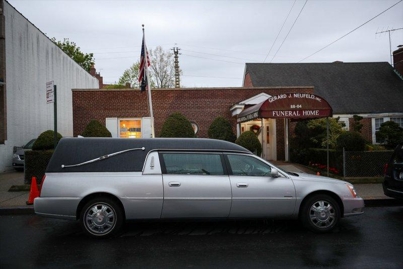 New York'taki cenaze merkezlerinde koronavirüs yoğunluğu 