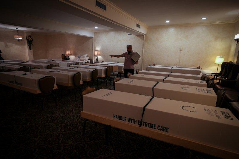 New York'taki cenaze merkezlerinde koronavirüs yoğunluğu 