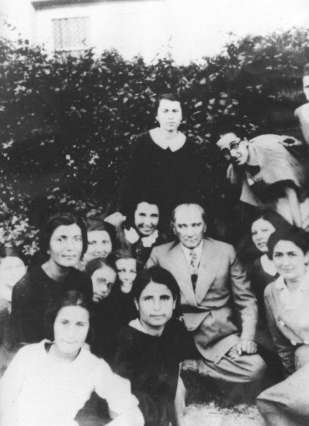 Atatürk'ün ilk kez gün yüzüne çıkan fotoğrafları