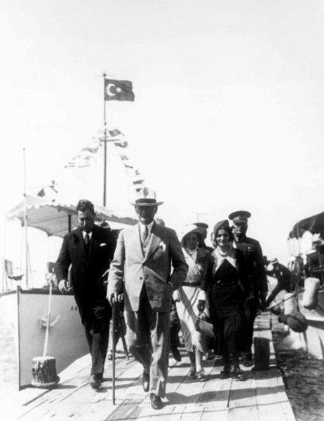 Atatürk'ün ilk kez gün yüzüne çıkan fotoğrafları