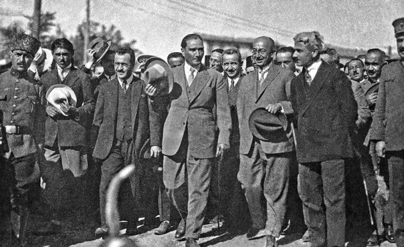 Atatürk'ün ilk kez gün yüzüne çıkan fotoğrafları