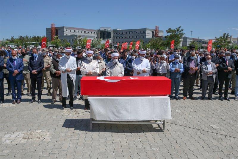Van'da şehit olan 2 işçi, son yolculuğuna uğurlandı