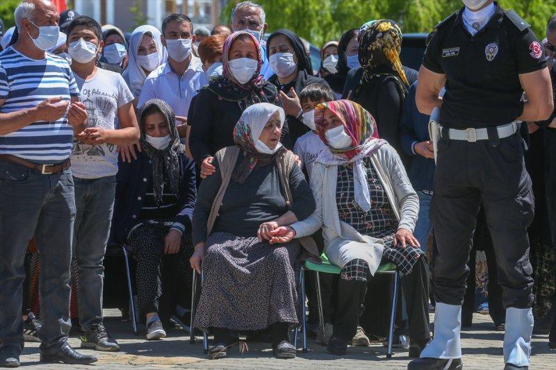 Van'da şehit olan 2 işçi, son yolculuğuna uğurlandı