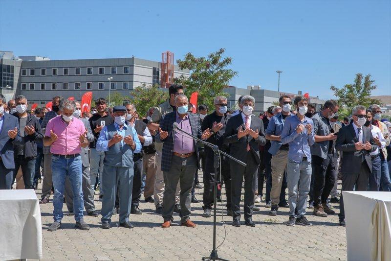 Van'da şehit olan 2 işçi, son yolculuğuna uğurlandı