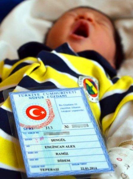 Çocuğuna yabancı futbolcuların ismini koyan taraftarlar