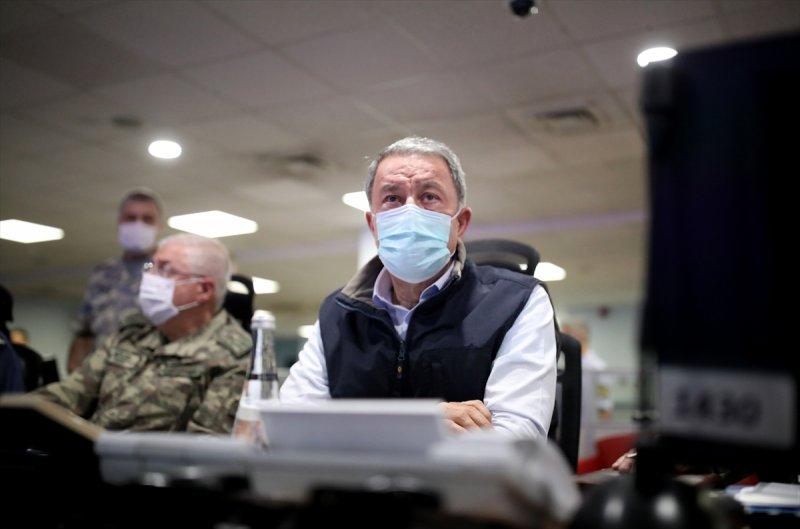 Milli Savunma Bakanı Hulusi Akar, Harekat Merkezi'nde