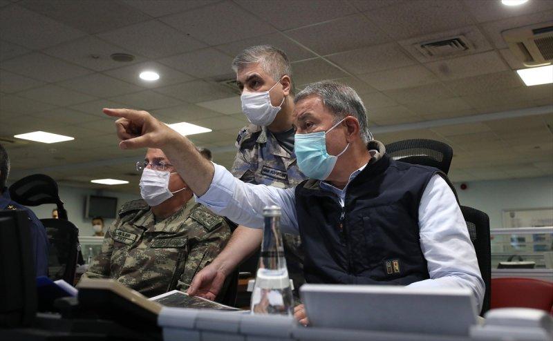 Milli Savunma Bakanı Hulusi Akar, Harekat Merkezi'nde