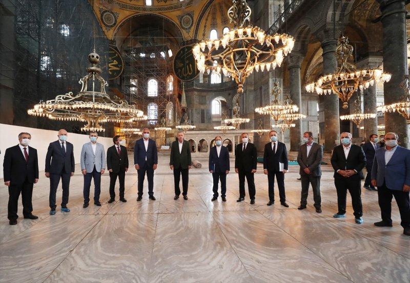 Cumhurbaşkanı Erdoğan, Ayasofya Camii'ni inceledi 