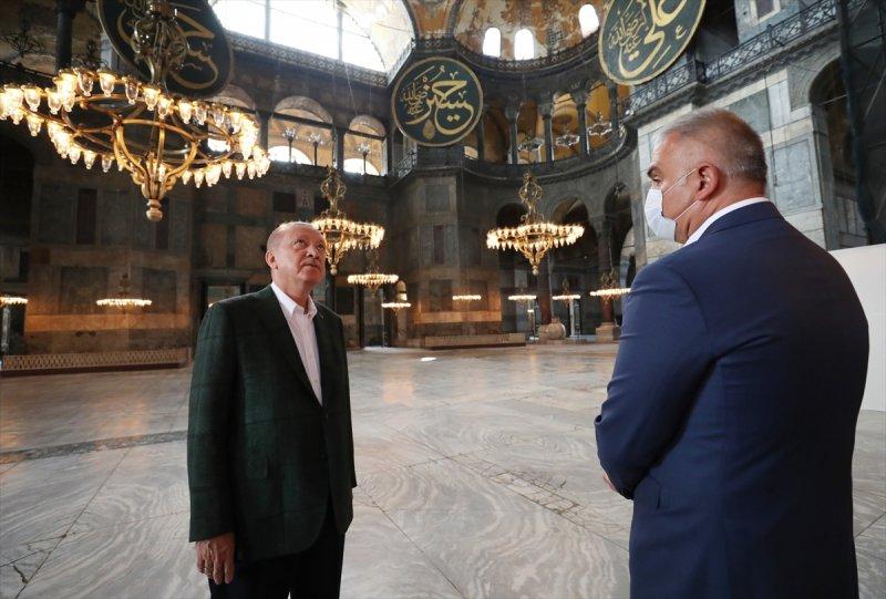 Cumhurbaşkanı Erdoğan, Ayasofya Camii'ni inceledi 