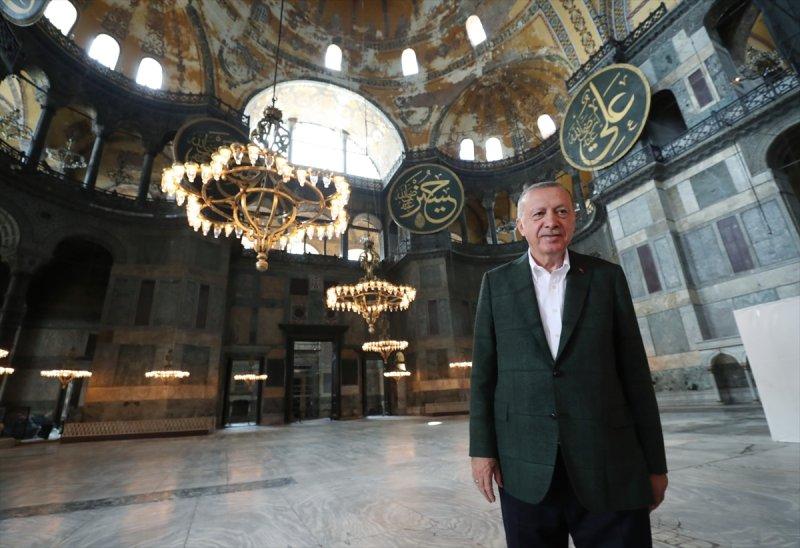 Cumhurbaşkanı Erdoğan, Ayasofya Camii'ni inceledi 