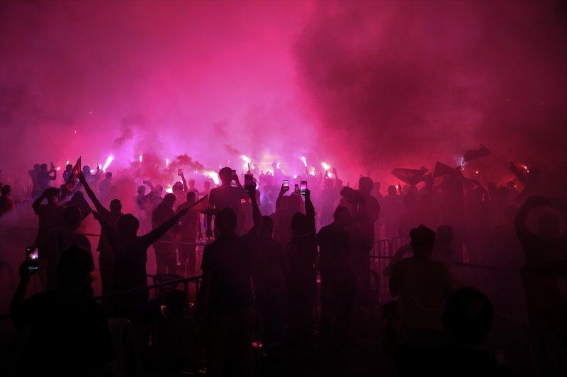 Başakşehirli Taraftarların şampiyonluk kutlamaları