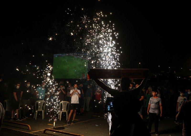 Başakşehirli Taraftarların şampiyonluk kutlamaları