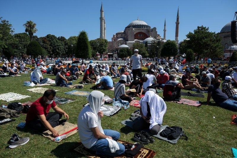 Ayasofya Camii'nde ilk namaz heyecanı 