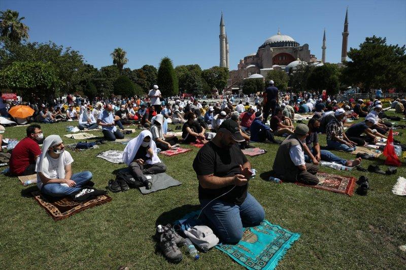 Ayasofya Camii'nde ilk namaz heyecanı 