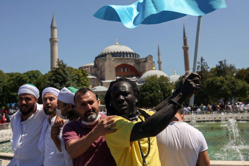 Ayasofya Camii'nde ilk namaz heyecanı 