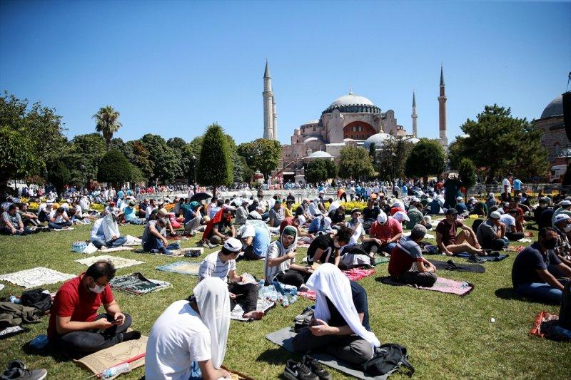 Ayasofya Camii'nde ilk namaz heyecanı 