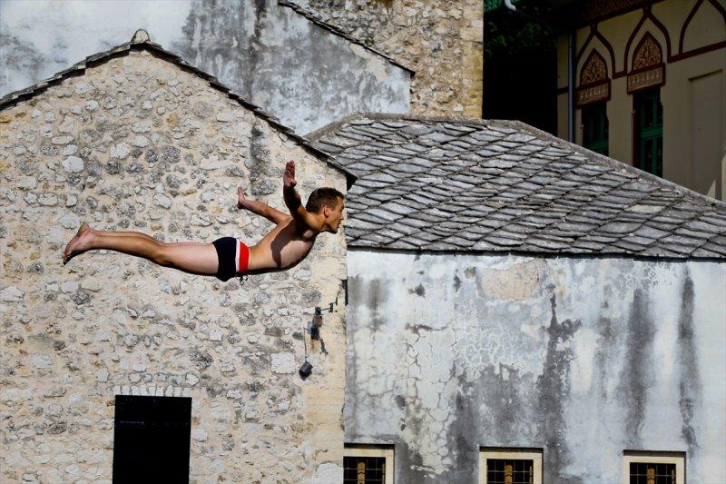 Bosna'da 454. Geleneksel Mostar Köprüsü Atlayışları