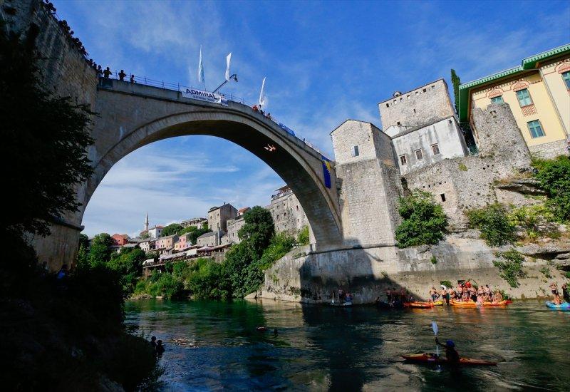 Bosna'da 454. Geleneksel Mostar Köprüsü Atlayışları