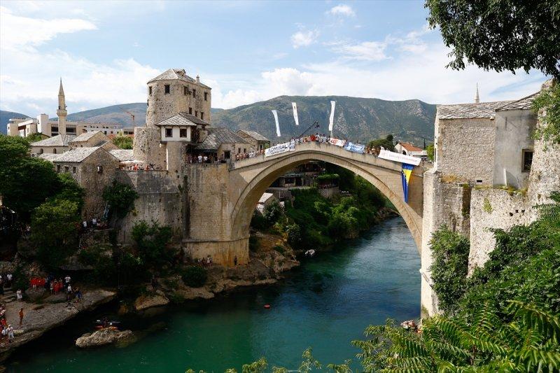 Bosna'da 454. Geleneksel Mostar Köprüsü Atlayışları