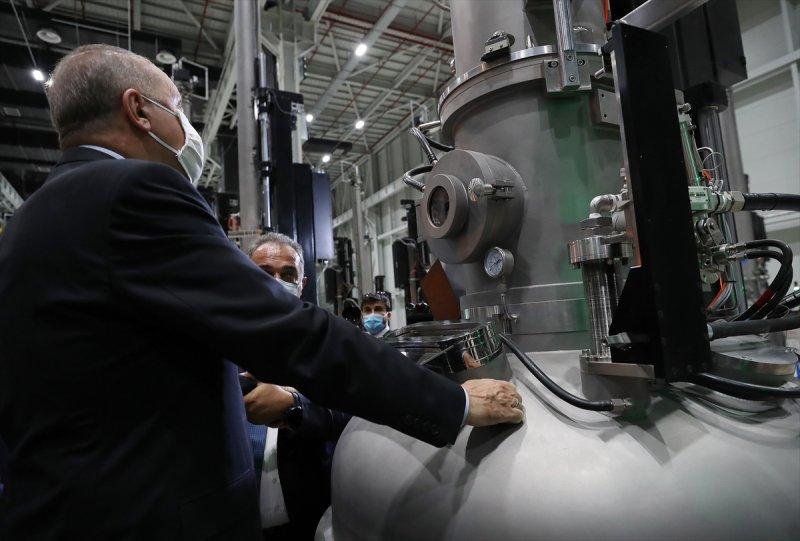 Türkiye'nin ilk Güneş Teknolojileri Fabrikası açıldı