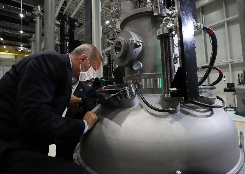 Türkiye'nin ilk Güneş Teknolojileri Fabrikası açıldı