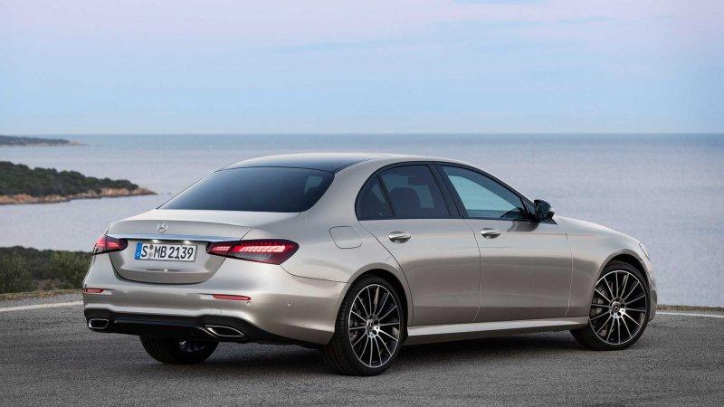 Yenilenen Mercedes E serisi Türkiye'de satışta