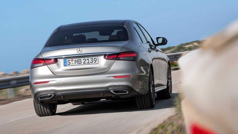 Yenilenen Mercedes E serisi Türkiye'de satışta