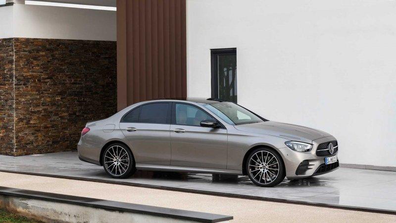 Yenilenen Mercedes E serisi Türkiye'de satışta