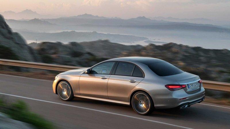 Yenilenen Mercedes E serisi Türkiye'de satışta